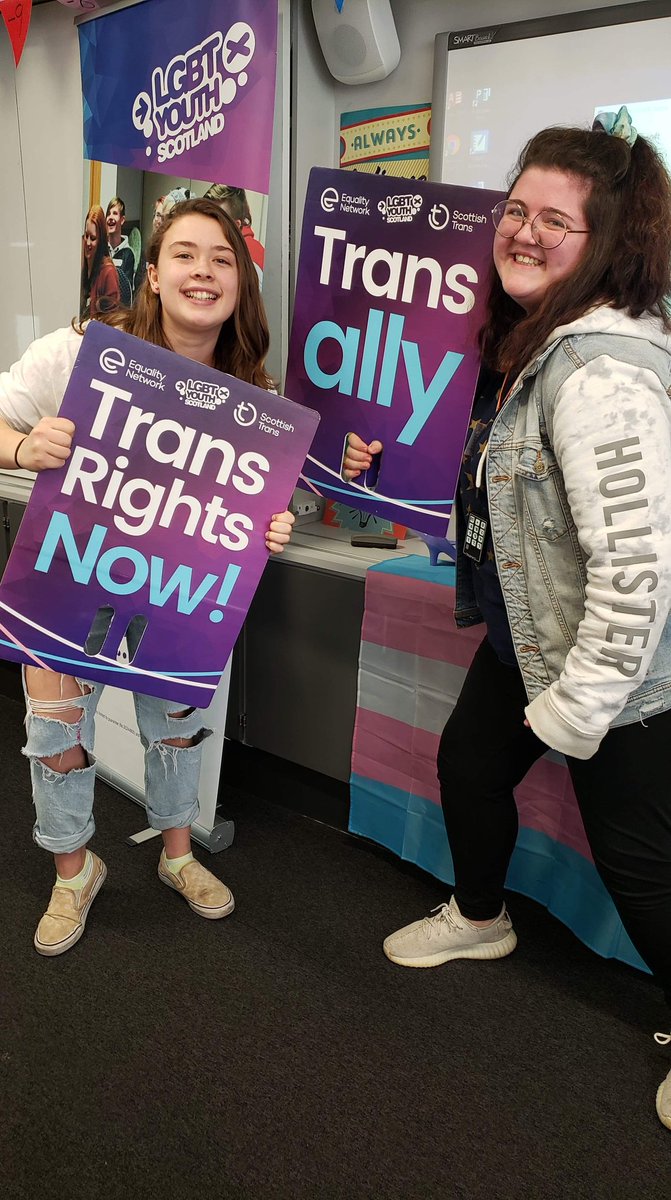 PoppyMSYP's tweet photo. Ally always!
Workshop with @LGBTYS at #SYP70. We need to work with each other to help protect young transgender people . https://t.co/cVBbWwxXLo