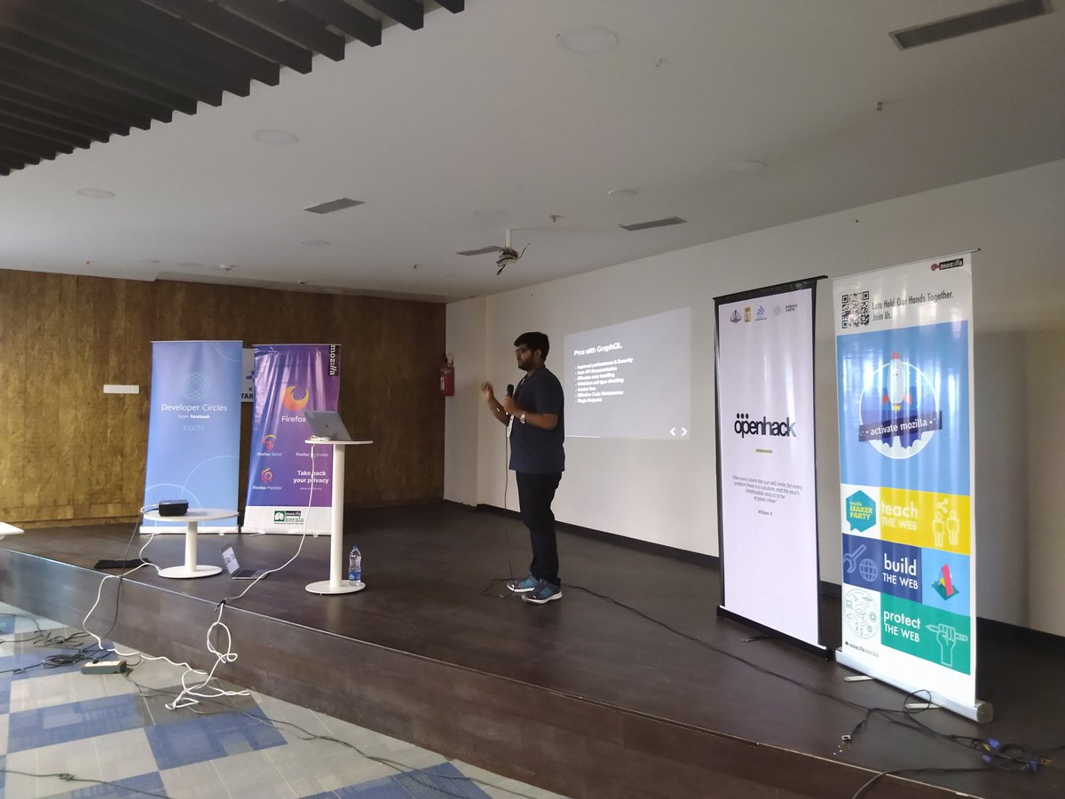vipinonline's tweet image. On Graph QL @riginoommen  on air at @openhack19 #Kochi