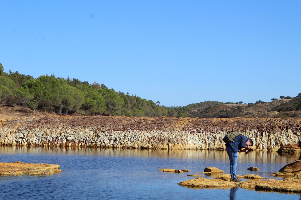 Seguimos en la jornada fotográfica "De La Tierra a Marte por el río Tinto". Estamos en el Puente Gadea de #Villarrasa. #MarteEnElRíoTinto