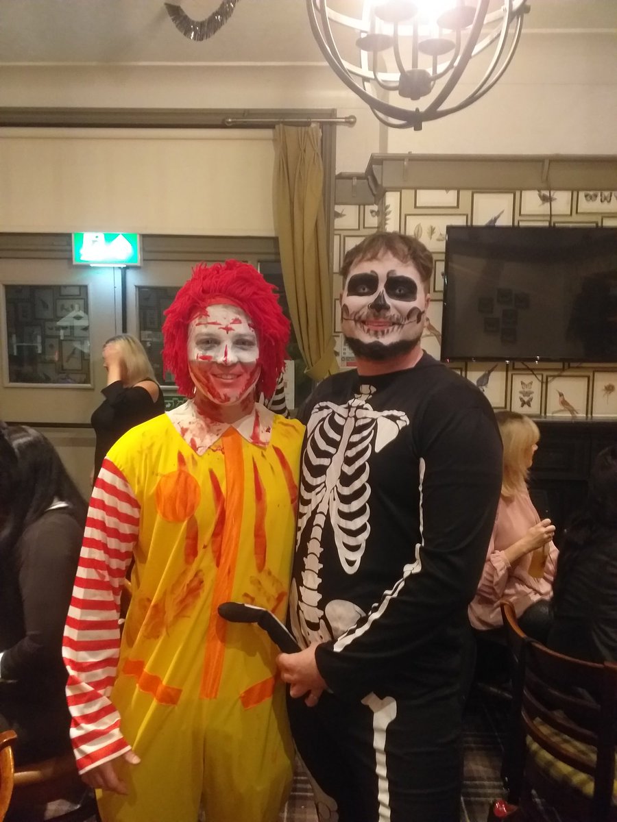 gardenersmoston's tweet photo. Great night at the gardeners arms Halloween party #jwlees #gardenersarms https://t.co/wrcRfm0Ibh