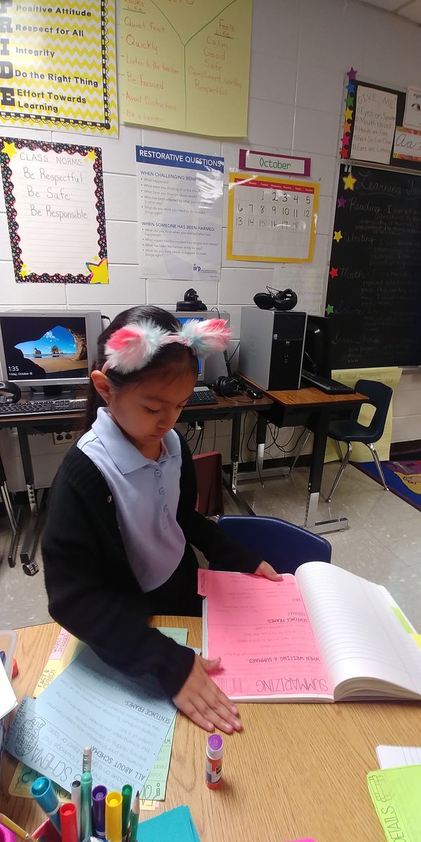 DCollier5's tweet photo. @PriceOwls working on their Non-Fiction Reading Response Journals for Reading Workshop. https://t.co/xjAc5s9Izu