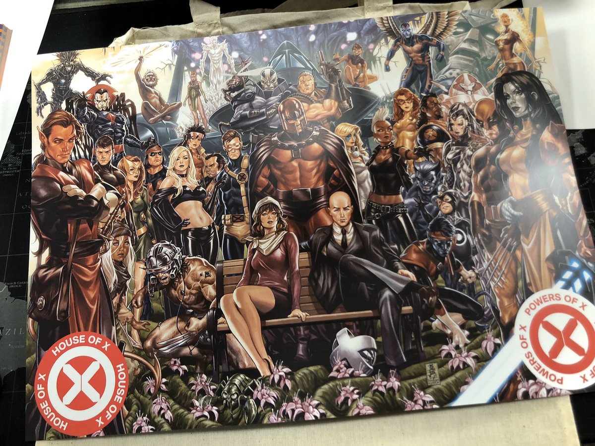 tajmahalcomics's tweet photo. Esta tarde seguimos con el #halloweencomicfest regalando #comicsusa y jugando al #ghostngoblins! y todavía quedan packs de compras de 50€ con la litografía doble de #joker y #houseofx y #powersofx #chapas #tattoos de #absolutecarnage #corred! https://t.co/cOTj0kHzR1