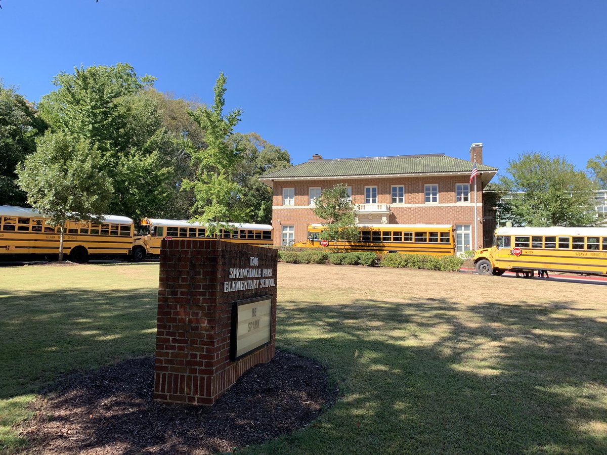 drjtoney's tweet image. We celebrated @APS_SPARK  🚌 drivers this week! They truly💚💚💚 our students! Transporting  600+ students to and from school everyday is no easy task and we APPRECIATE and APPLAUD you!! @TerryHarness @SPARKpto 
#BusSafetyWeek
#BeSPARK