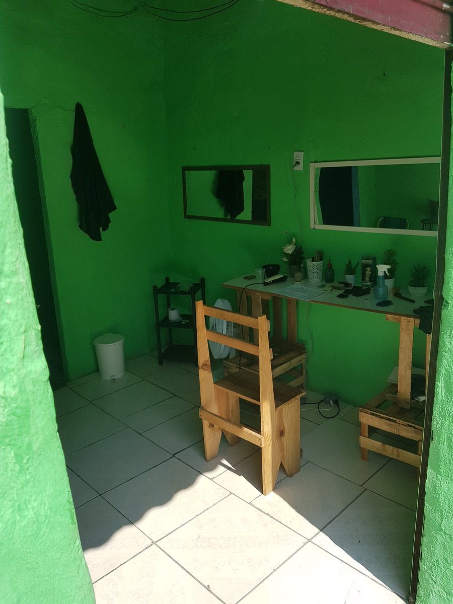 vulgo_trem22's tweet photo. Inauguração da minha Barberia rapaziada  enfrente aos condomínios , ao lado do hortifruti. Aquele que puder dar uma moral pro amigo,  só vai sair régua📏🙏🙌
#compartilhempradaressamoral
#brotempraficarnarégua
#somenteagadeceraDeus https://t.co/pKlCkbQutm