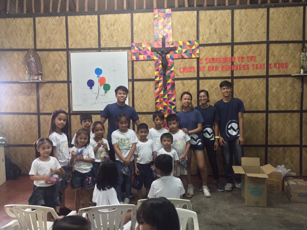 uperglb's tweet photo. The UP ERG-LB would like to thank our gracious hosts from Tahanan ng Ama Retreat House for letting us give back to the community through making the little kiddos happy for a day! 👬👫👭

💙💙💙

#ERGLaban
#ERGFight 
#ERGisLOVE https://t.co/8RWESN5nHx