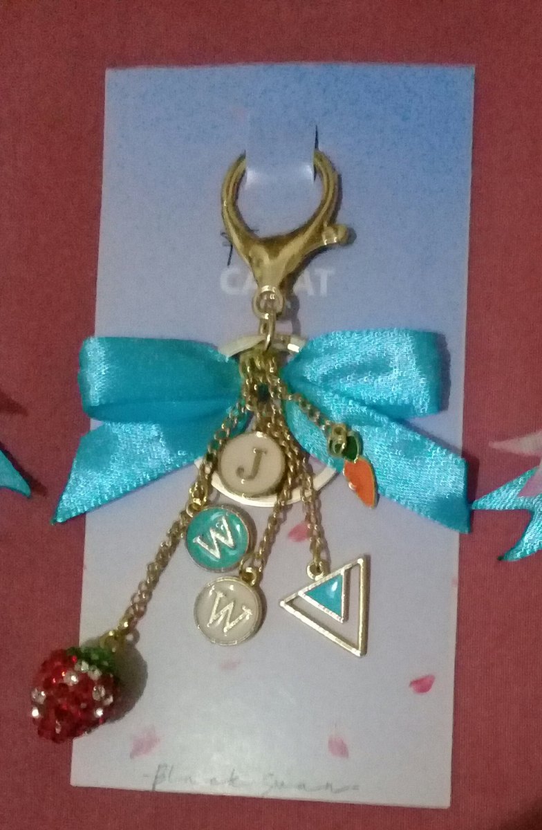 BlackSwan_1109's tweet image. 🍓    SEVENTEEN INITIAL KEYCHAIN    🍓

Contoh 》 DK, WONWOO, JUN Ver

- 50K
- Free req inisial huruf, charm, dan pita
- OVO/SHOPEE/BRI
- Pengiriman dari Tembalang, Semarang

                              🍓🍓

#SeventeenKeychain #SeventeenKeyeing #InitialKeychain