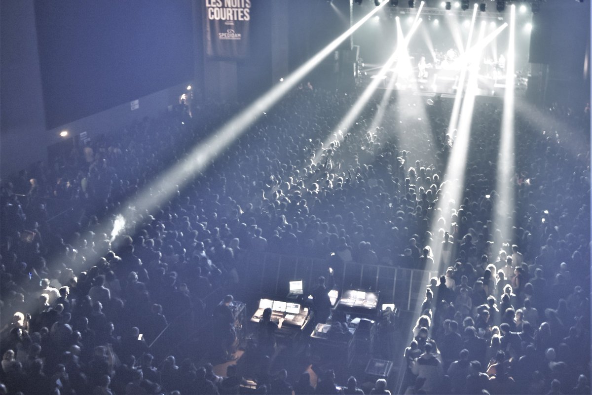 [ @LesNuitsCourtes  ] Seconde soirée en vue à #fontenaylecomte après un vendredi qui a tenu toutes ses promesses !
Au programme ce soir : Miel De Montagne, @Suzanemusique , Broussaï, <a href="/catherineringer/">Catherine Ringer</a>, <a href="/Lentourloop_/">L'ENTOURLOOP</a> et <a href="/popofofficial/">Popof_official</a> .