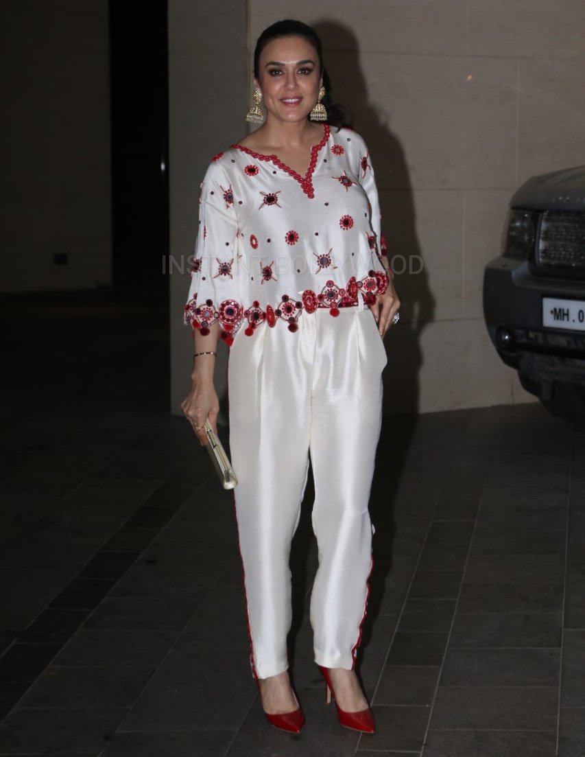 #PreityZinta Snappdd At #JackyBhagnani #Diwali Party