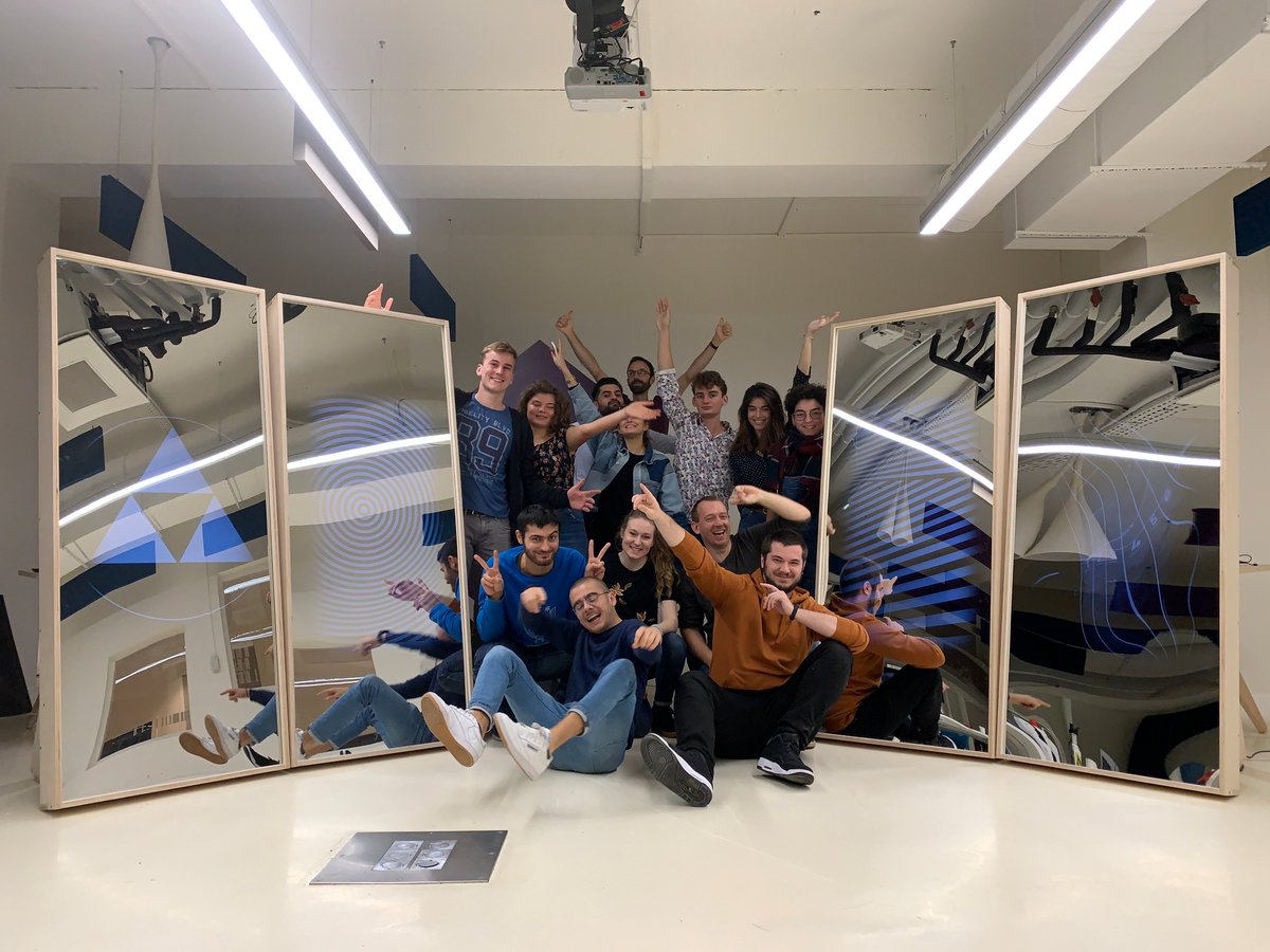 makerslab_'s tweet image. Au @makerslab_ Ecully, #bootcamp Réalité Augmenté, day4 #magicmirror ! Après avoir découvert le #webCoding, la #fabricationNumérique, la #computerVision & l'#intelligenceArtificielle nos #earlymakers fabriquent les #magicmirror et documentent le projet en #opensource !