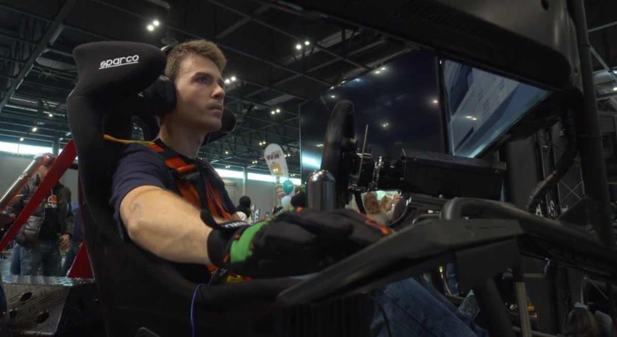 Team_ACR's tweet image. Jernej Simoncic busy weekend starts with a P2 in the first race of the @A1eSports_AT rF2 Finale! 🥈

Second race LIVE
🖥 a1now.tv/de-int/playerp…

#esports #simracing