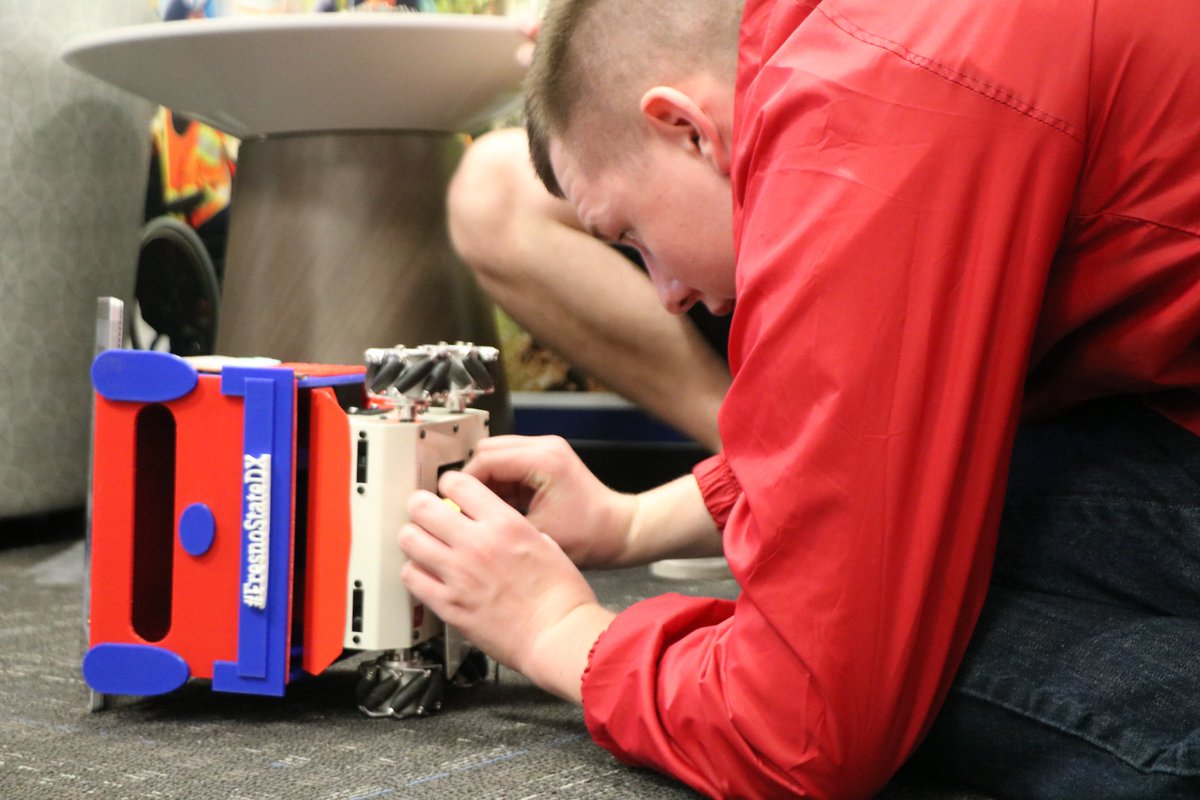 MaxTsai's tweet photo. #behindscene - Getting #BulldogBot ready for #RedFriday. So proud of the innovation interns at @FresnoStateDX! Huge thanks to @fs_saec for accommodating at the last minutes &amp; swags from @AWS_edu (@ACarobrese). ** find out more of our #BOLDInnovation at https://t.co/SxO0EiShb2 ** https://t.co/RthBI2ZfoS