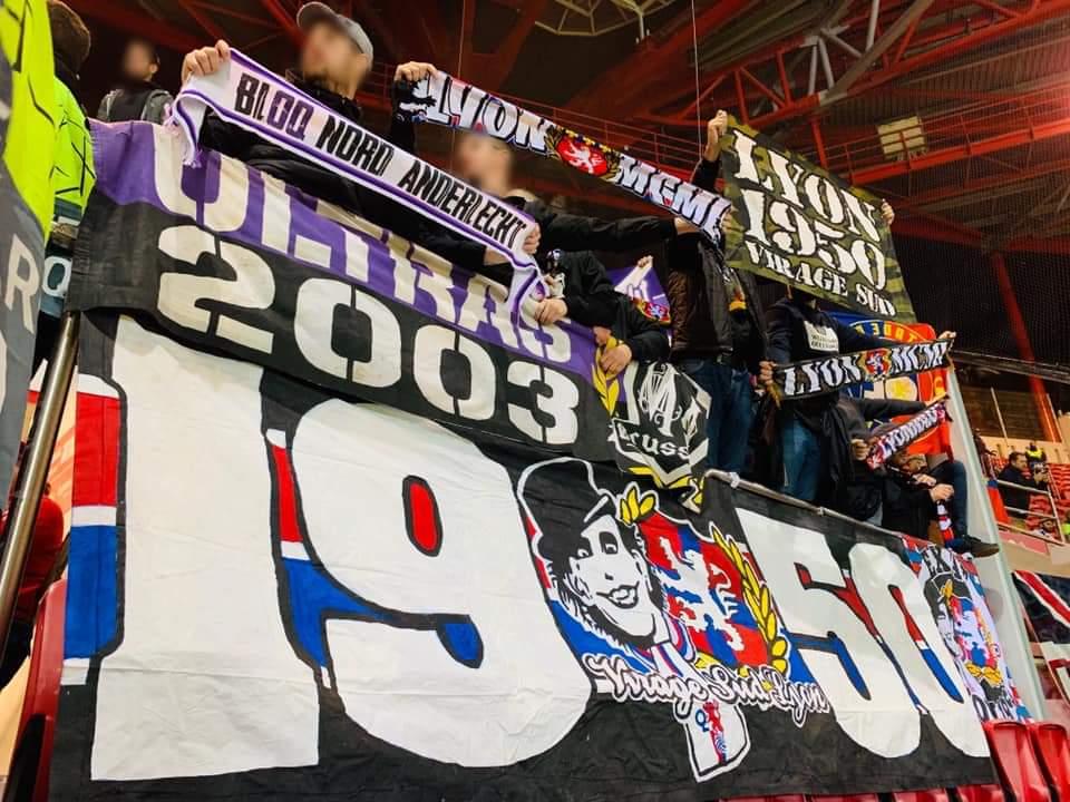 lyon_ultras's tweet photo. Lyon1950 x Mauves Army 2003 #TeamOL #BENOL 🔴🔵 https://t.co/L7IKMgZ6ty