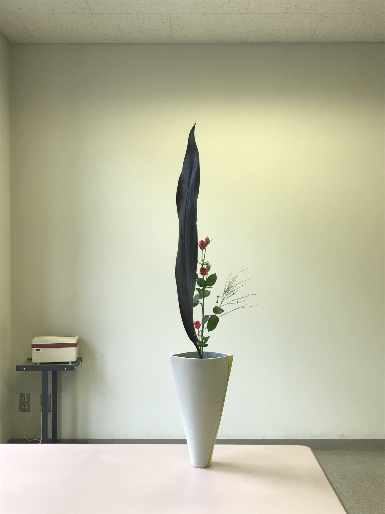 Twitter 上的 Natsuko 久々に生花新風体を また色んな花材で生けてみたぃな 池坊 生花新風体 T Co Zkcy7mh8cg Twitter