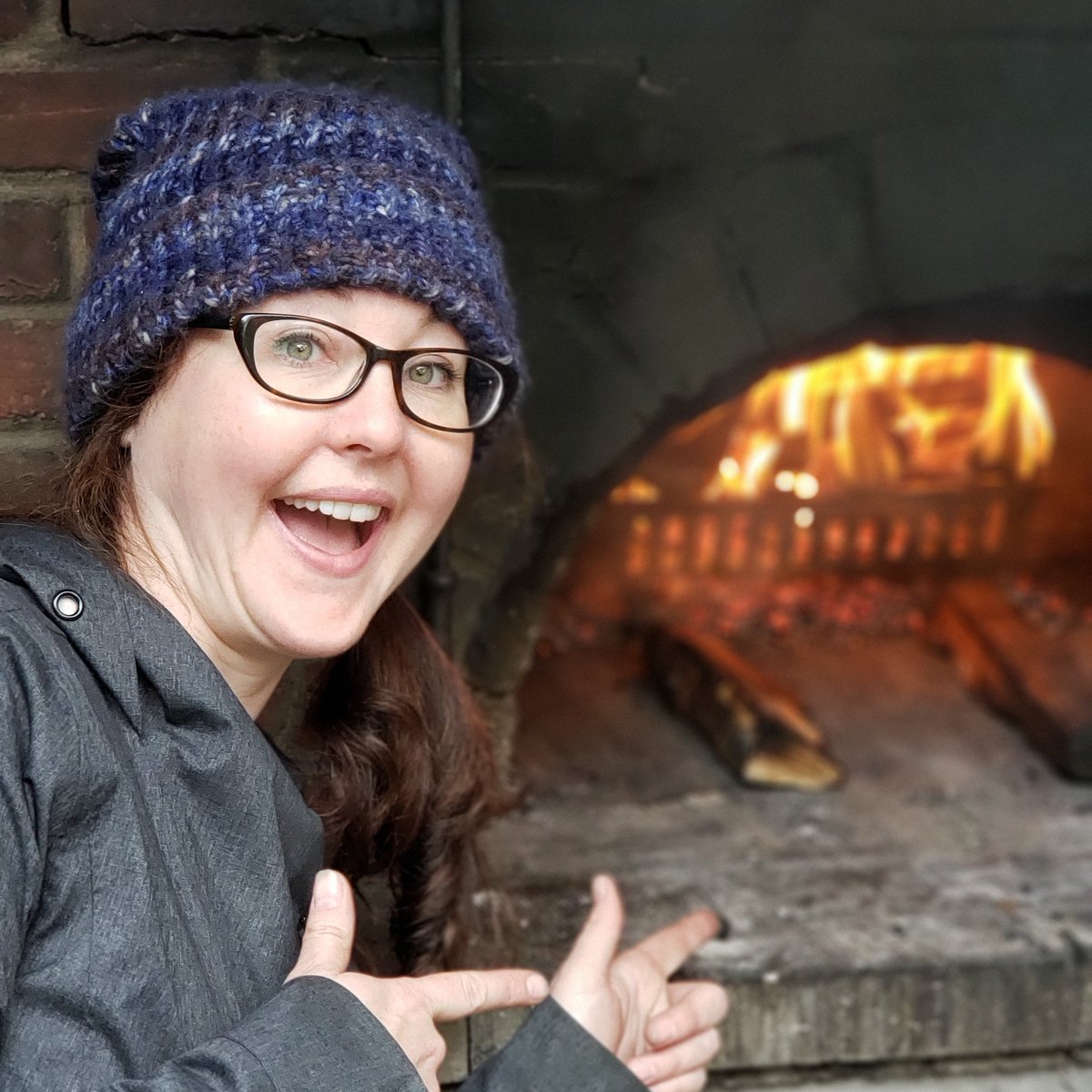 Just a reminder, if we don't post that we are closed because of weather... it means we are OPEN! 

PACO super volunteer Erin has the fire roaring and Owen will be hosting at 12pm. If we decide to close early though we will post an update! 🔥🍕❤ 

#parkoven