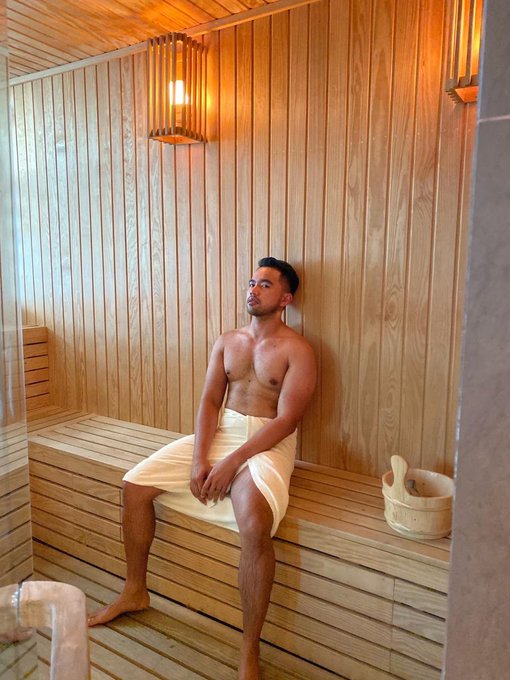 Caption this...... https://t.co/1Zmi7d9gax<a href="/tag/paparazzi"class="tags"><span>#paparazzi</span></a>