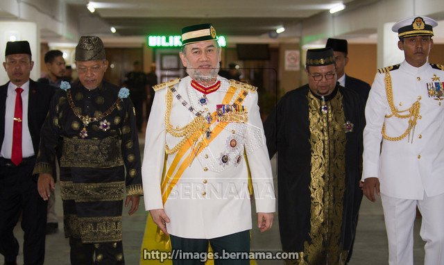 Kejayaan Suami Kerana Sokongan Isteri Tahniah Mustapha Kamal Terima Anugerah Dari Sultan Kelantan Raih Gelaran Datuk Paduka