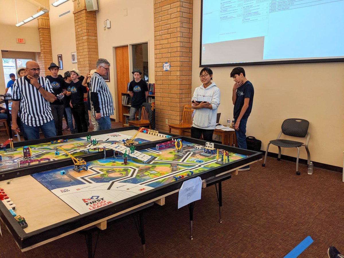 AmerigoNapa's tweet image. Our students in the #Roboticsclub helped host a #RoboticsTournament at Justin-Siena, today! It was great to see them assisting young students in their competitions and presentations! 🤖

#Amerigo #AmerigoNapa #JustinSiena #Napa #NapaValley #robotics #competition #robots #robot