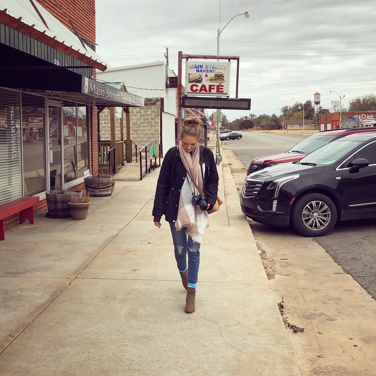 Papped looking for more snacks 🍩🥤

#America #Route66 #Texas #Historicroute66 #Countrysinger #Singer #Artist #USA