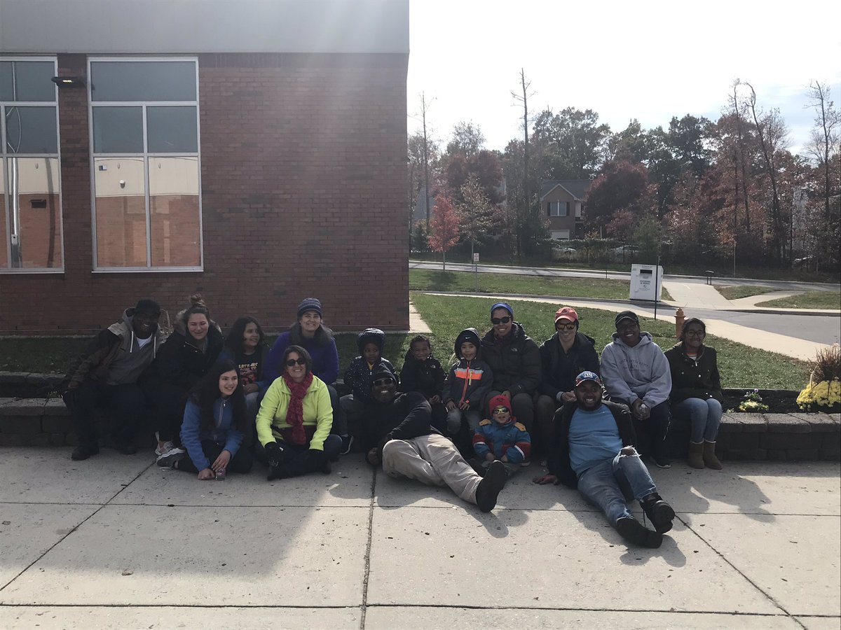 hcpss_lwes's tweet photo. Fall Clean Up Day!  Thank you to LWES PTO, LWES students and families, Lowes and HD Landscaping for the beautification of LWES! https://t.co/mSyc756tEk