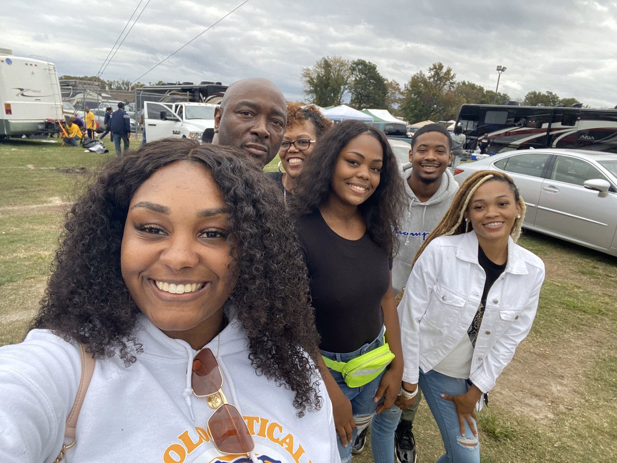Mama__Dee__Dee's tweet photo. Feeling Lost w/out this 2016 Eagle 🦅 @__ssecnirp Too!  But my Baby is Making Boss Lady Moves As A Chemical Engineering Senior~ 8 of 88 in her cohort, Vice-Prez @NCAT_SWEeties, Interviews w/ @Nike &amp; @SheaMoisture &amp; Interning w/@nusa_deptnav!🥰#proudmama https://t.co/r9FZ4pVfUs