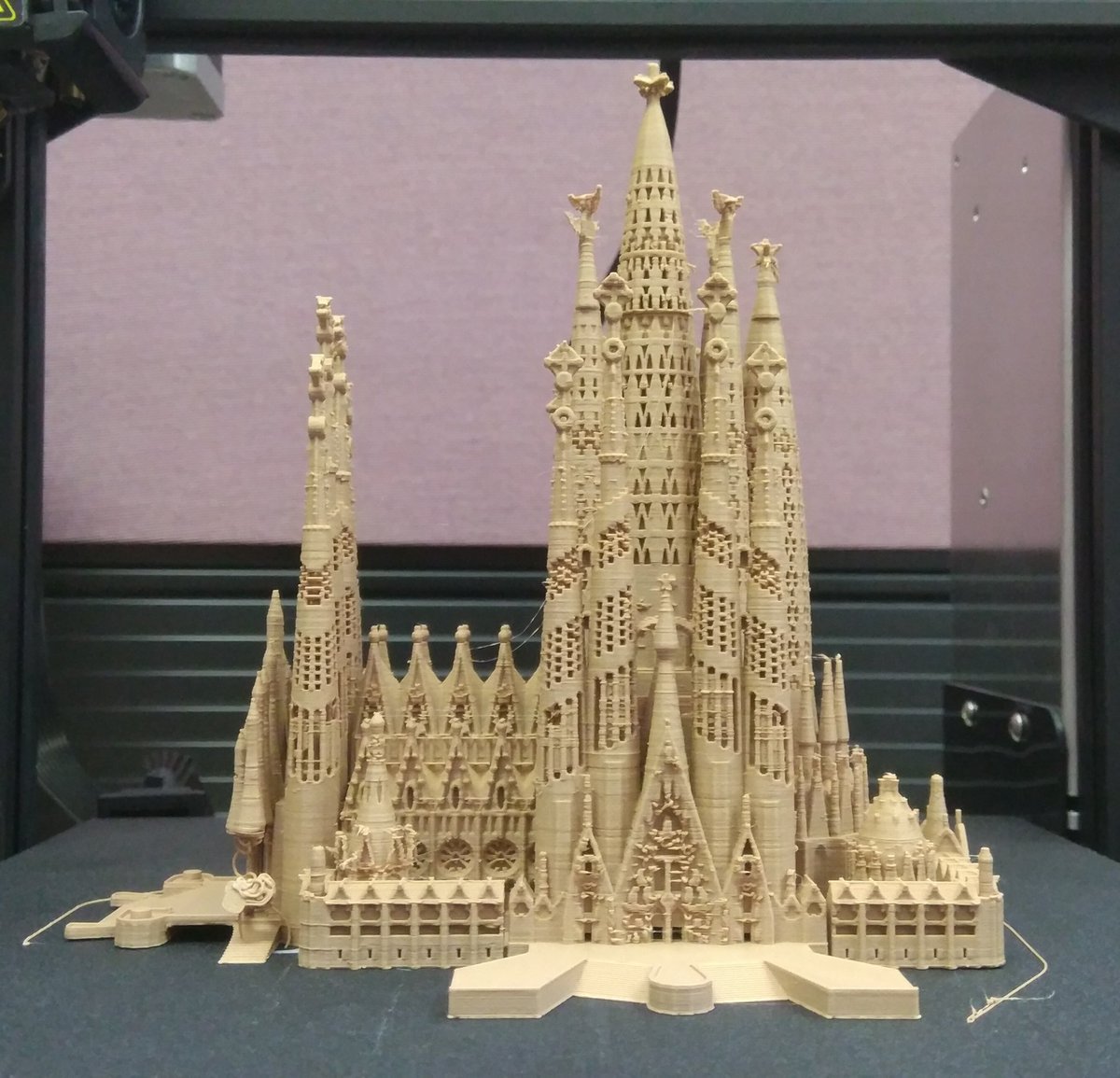 Plas3D's tweet image. Sagrada Familia model by @LDIbarra is stunning!  #plas3d #sagradafamilia #miniworld3d #Barcelona #woodpla
