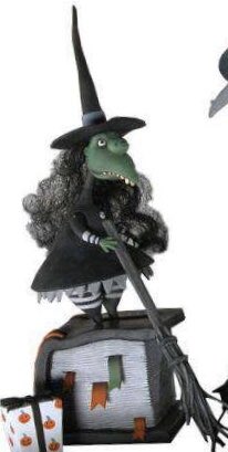 LadyLurid's tweet photo. My first #cosplay Zeldaborne the little witch from A Nightmare Before Christmas 🧙🏼‍♀️ Made it all myself even the broom #Zeldaborne #Witch #LittleWitch #nightmarebeforechristmas #Irmart #costume #design https://t.co/OpmdrLp9ov