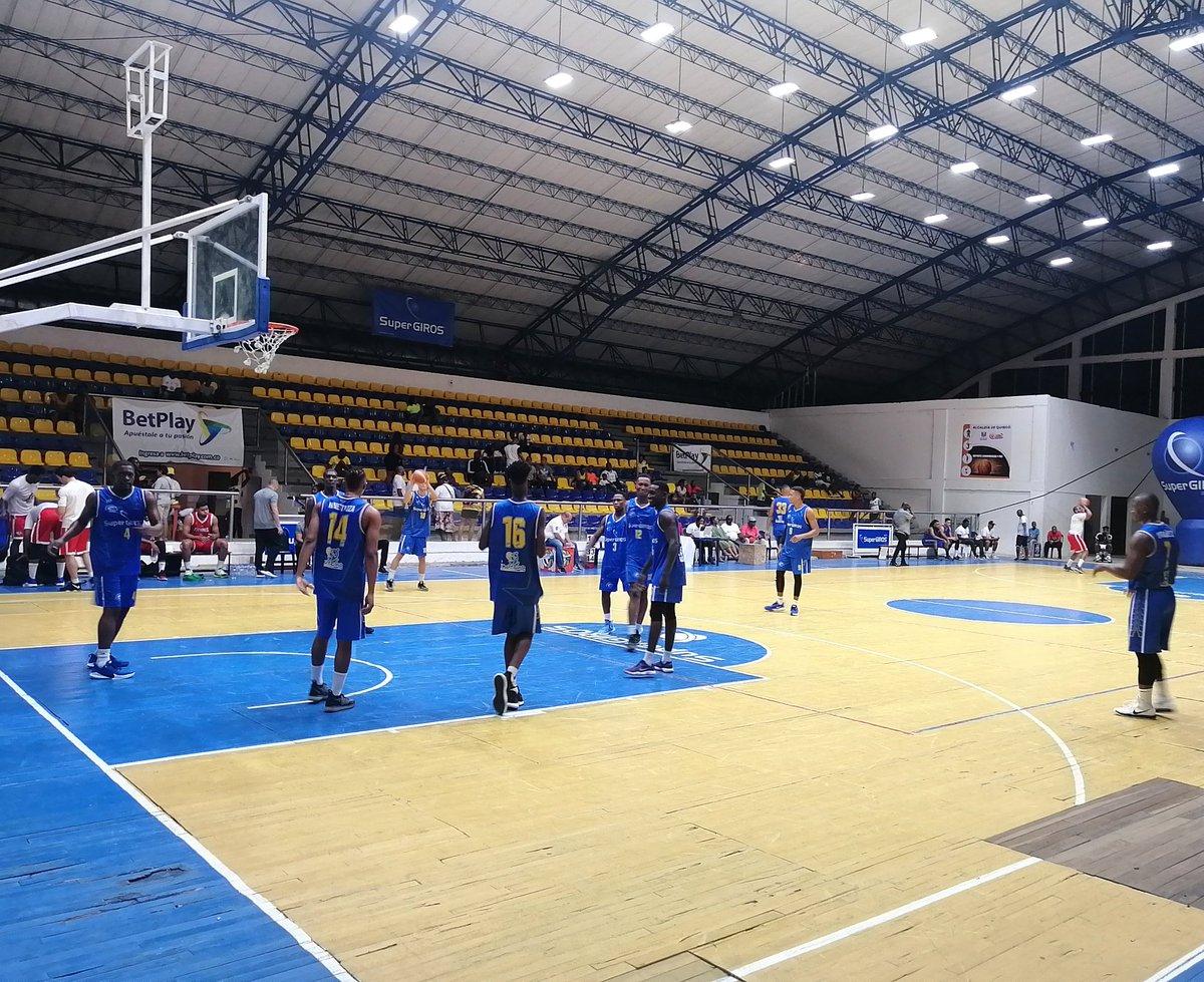 A punto de iniciar el segundo juego
<a href="/CimarronesChoco/">Cimarrones del Chocó</a> vs <a href="/titanes_baq/">Titanes de Barranquilla</a>
Coliseo de Quibdó