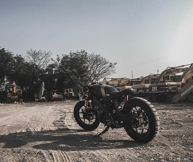 erickhillm's tweet photo. Mbrandal lagi
#motoran #motoranclothingcompany #yamaha #yamahacustom #custommotorcycle #homegarage https://t.co/ixs5n0V78v https://t.co/lA86fFKYOl