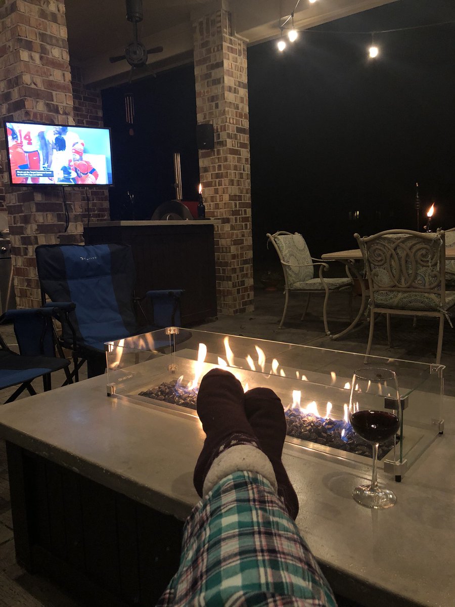 karthur37's tweet photo. The patio furniture and firetable my husband and I built. Watching Clemson and drinking wine on the porch is my happy. #ibuildstuff https://t.co/jVD2TTaW3v