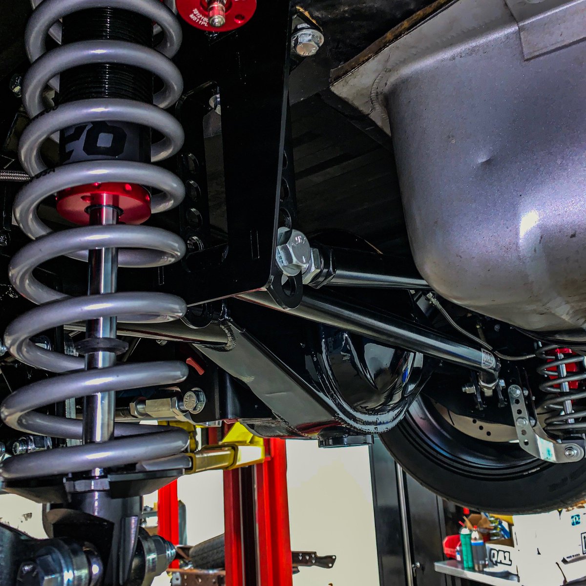 QA1Motorsports's tweet photo. QA1 MOD Shocks paired with QA1 F-100 Suspension. 😈
#goDRIVEit #QA1 #QA1equipped #fordf100 #fordtrucks #builtforapurpose #restomod #protouring #oldfarmtruck #MODshocks #MOD https://t.co/Kd3wuhrkXx