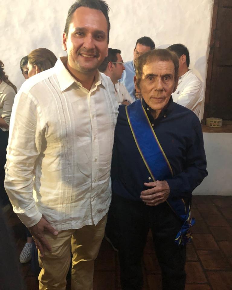 Me siento honrado de haber acompañado al maestro #DavidManzur en su reconocimiento, quien con su arte ha logrado cautivar a los Santandereanos y dejar un gran ejemplo de dedicación, compromiso y disciplina