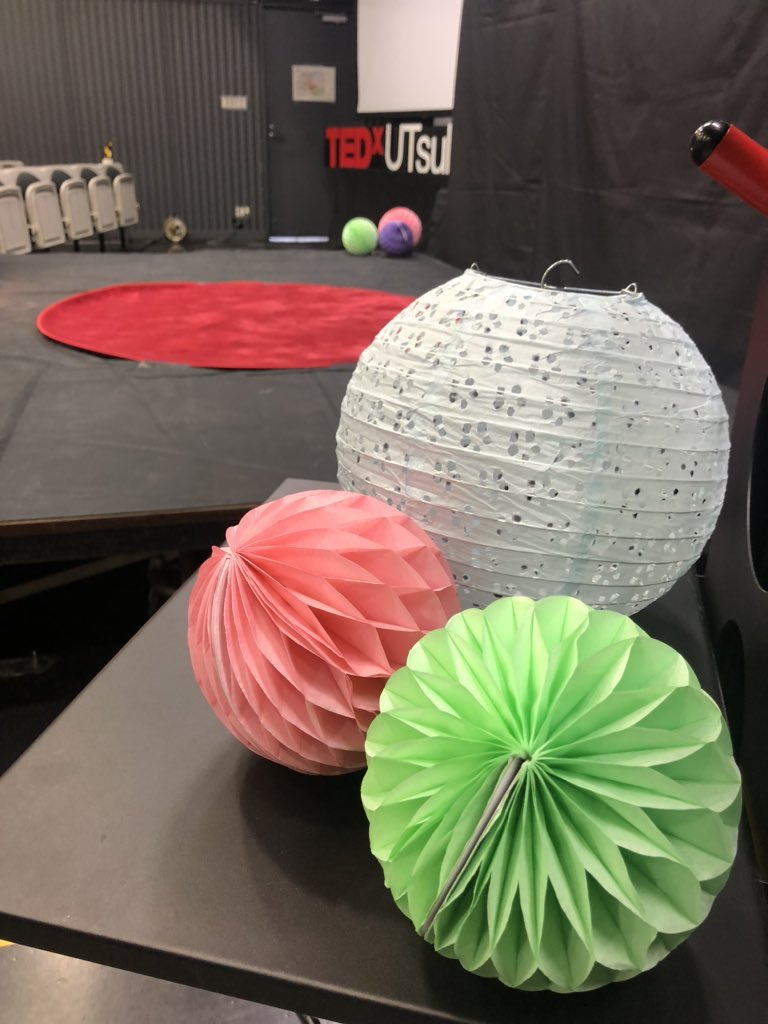 tedxutsukuba's tweet photo. 留学生チームによる装飾が素晴らしい…!!
#CoPhilAction https://t.co/O9k9NuphH8