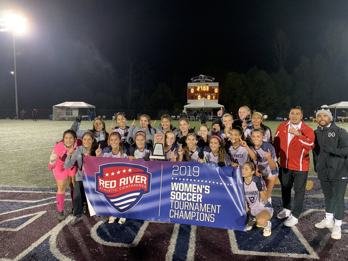 THE CHAMPS WITH THEIR 2019 RRAC TOURNAMENT TROPHY