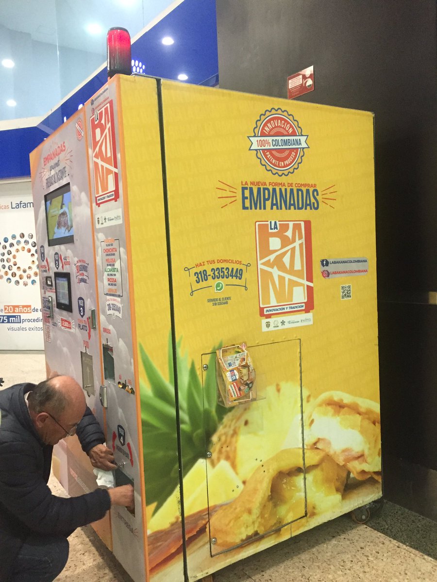 hyperconectado's tweet photo. Esta máquina hace empanadas.  Creo que es la la máquina más poderosa que ha credo un colombiano. Es como nuestro T-100 . La sirena 🚨 advierte cuando las hace https://t.co/HzSBHqR69z