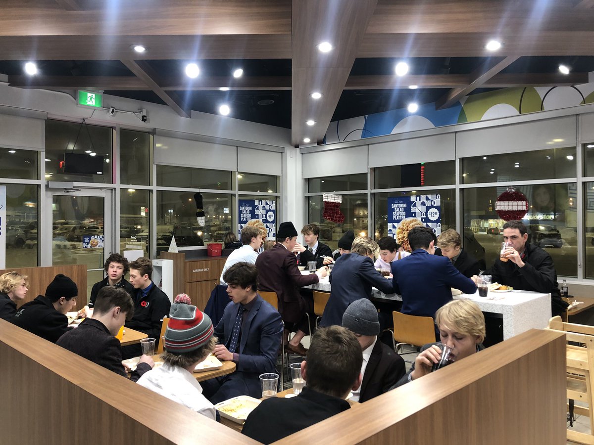 RDChiefsMM15AAA's tweet image. A little team meal after working hard for 2 points on the road. A good all around effort as the Northstar Chiefs outscored @CycleCac 6-1. Toussaint with a strong game in the blue paint and Hudson Elgert gaining the POG status. #streak #NC