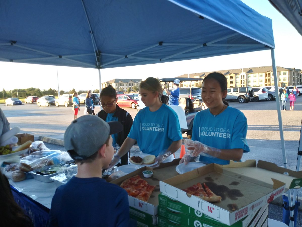 Today's Shine a Light Neurofibromatosis Walk was amazing. Glad to see all the volunteers helping out for a good cause