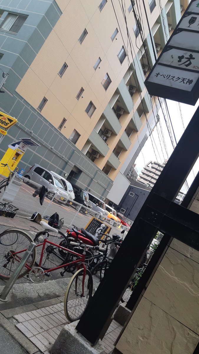 Shi03120312's tweet photo. #keithflack
わかりにくーーー❗
迷わないでね
親不孝どおり→やっぱりステーキを
左折→最初のタイムズパーキング→
右折→道なりラーメン屋のとなり
#VOG
#TakuyaIDE   #井出卓也 
外観目立つからすぐにわかる❤️
Twiceツアー11/10 https://t.co/q2G4VZlicB
