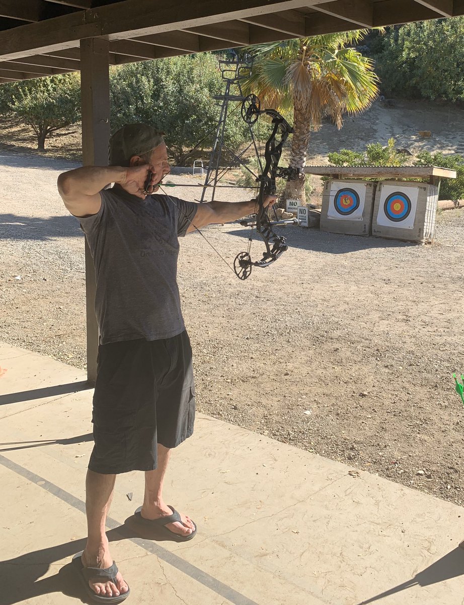 JeffBornstein's tweet photo. Forget about shooting the Robin Hood, that was a $20 arrow, ￼but all in all, ￼it was a great day at the range!

#RobinHood #Hoythelix￼￼ https://t.co/O3PPwLDCcF