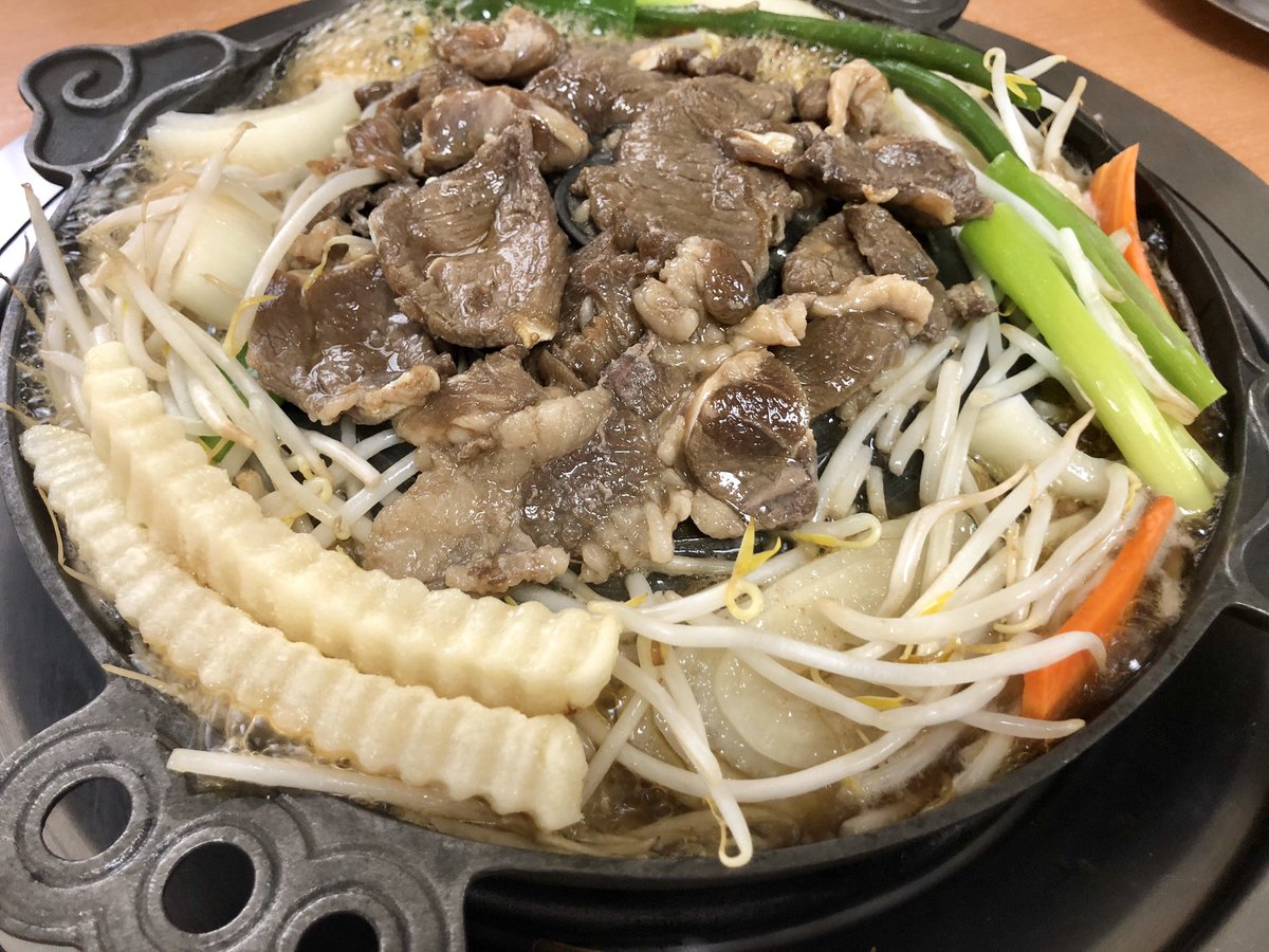 北海道名物 松尾ジンギスカン 公式 ありがとうフェスタ 松尾ジンギスカン本店 今回の食べ放題メニューには ジンギスカンはもちろん お松オススメな具材の長ネギやポテト 定番のもやしや玉ねぎ 〆のうどんもご用意 また 松尾特製羊肉ソーセージ