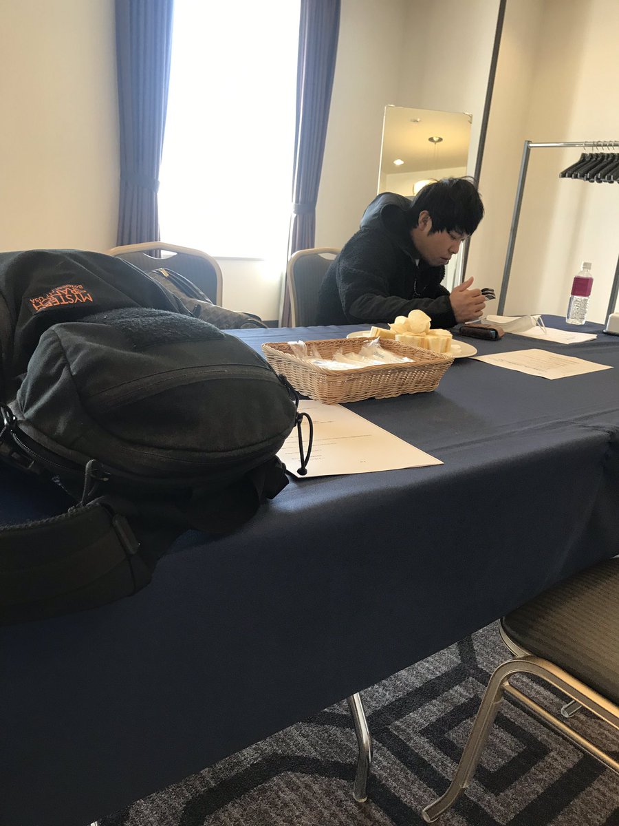 さらば青春の光 森田 今から結婚式の営業 新婦のお父さんから新郎新婦へのサプライズらしいですが 新郎新婦は僕らのことを知らないという驚愕の事前情報が お父さんも僕らのこと特に知らないらしい 出席者は全員ご年配の親族だけ 俺らなんで呼ばれたん さらば青春の光 森田 今から結婚式の営業 新婦のお父さんから新郎新婦へのサプライズらしいですが 新郎新婦は僕らのことを知らないという驚愕の事前情報が お父さんも僕らのこと特に知らないらしい 出席者は全員ご年配の親族だけ 俺らなんで呼ばれたん