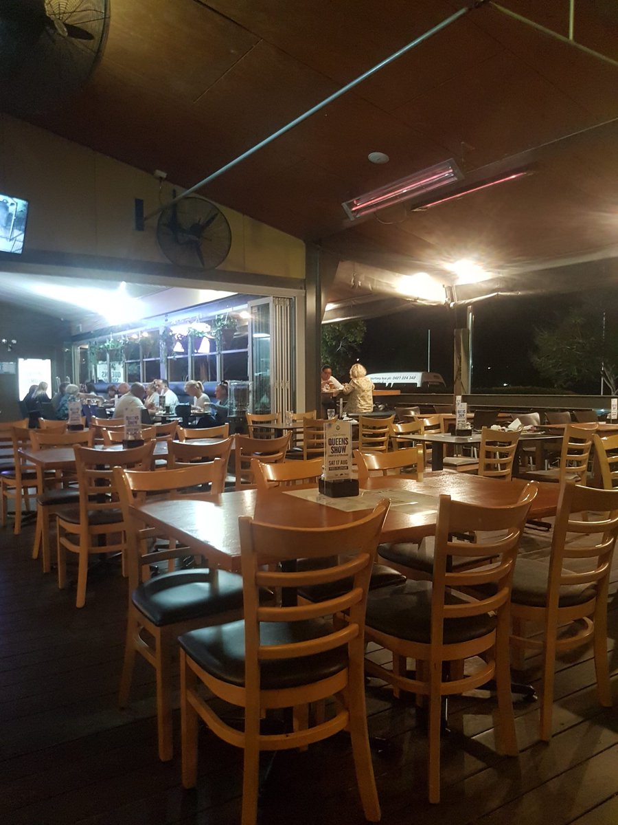  #PubCrawl: The last post from my recent Queensland adventure is the Pacific Pines Tavern.A relatively new suburban pub with a design that allows you to enjoy the beautiful Gold Coast weather. The meals were standard pub fare and the service friendly, with a great sports bar.