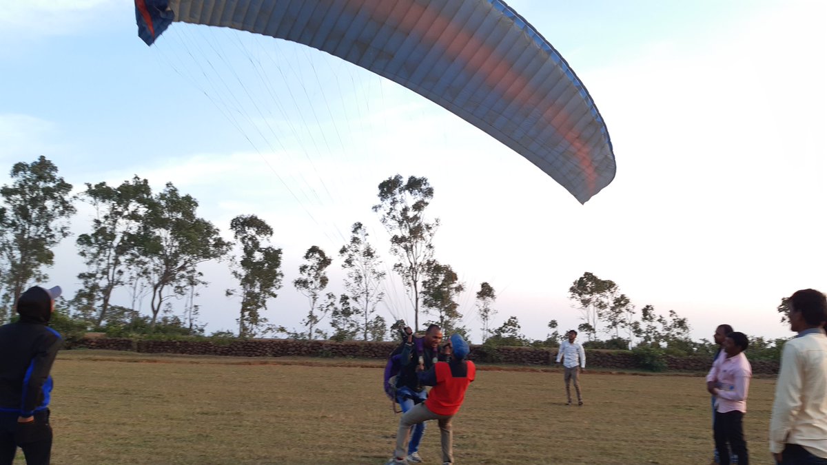 SurgujaNyks's tweet photo. #5th day of #adventure_camp at Mathur.#successfully done with the activity of #commando_net and #para_glider during the activity all 25 participants actively participated and enjoy each and all activity.
Report
ANIL KUMAR MISHRA
DYC- SURGUJA https://t.co/KTD8j0PCBd