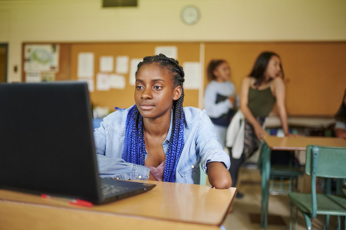 Thank you to the <a href="/FriendlyFuture/">TELUS Friendly Future Foundation</a> Foundation, which donated $884,000 this quarter to help give kids a brighter future. Incredible job by everyone involved 💜 #AllConnectedForGood #TELUSteam ow.ly/qwRr101ZW6K