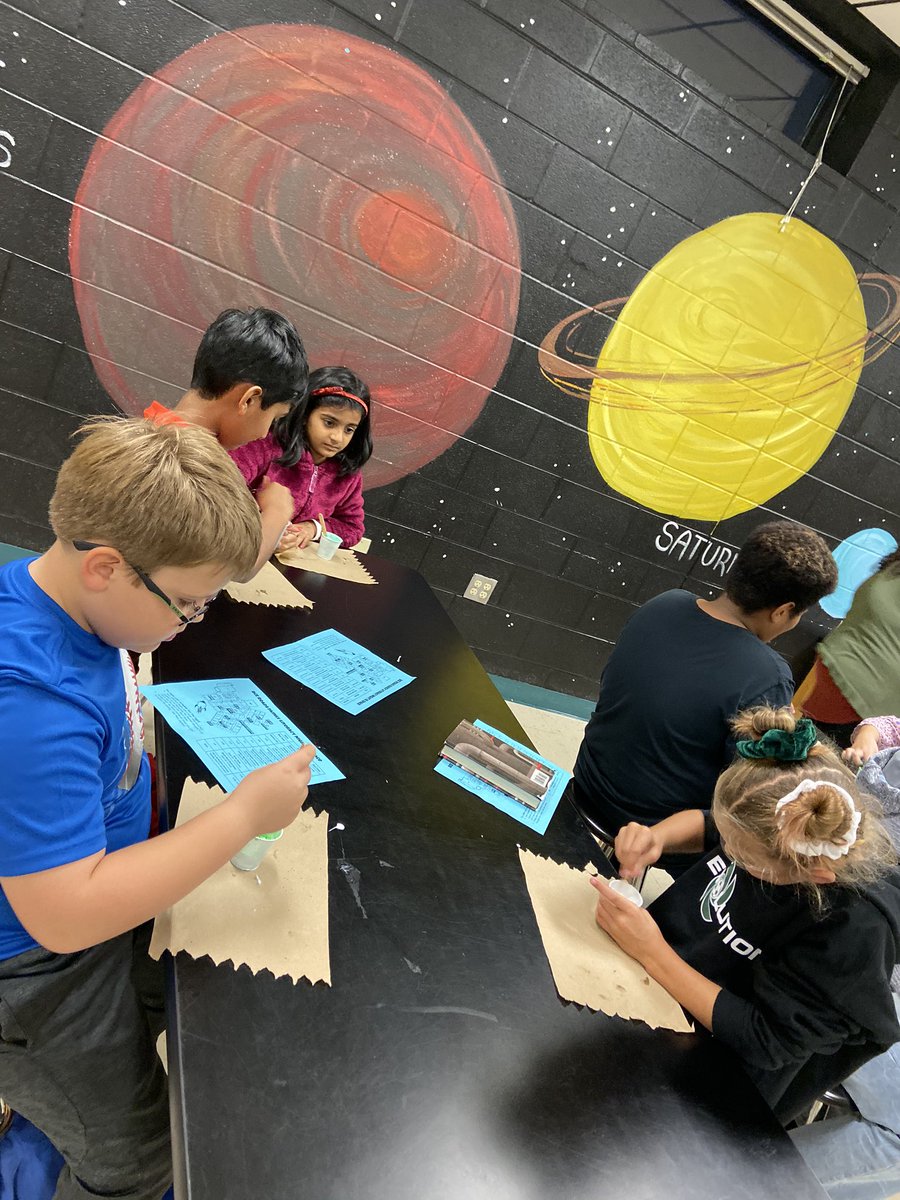 Galaxies Galaxies! Students had fun making slime tonight at #bcelitnight #bearcreek <a href="/JasonTom4436/">Jason Tom</a>