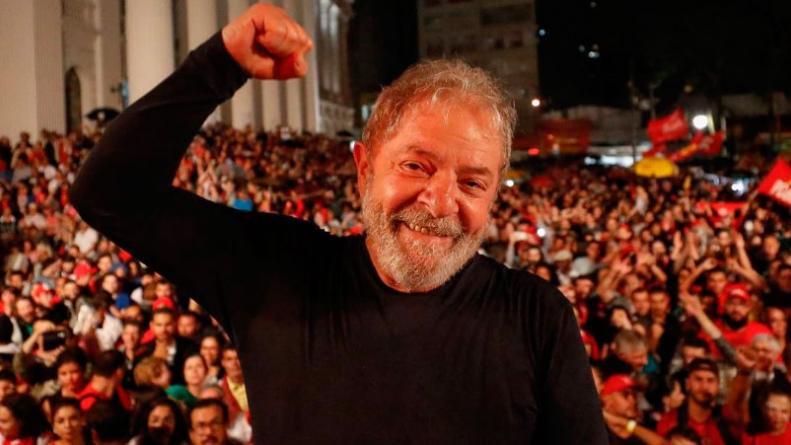 ZambranoRebelde's tweet photo. #Brasil #LulaLivre #LulaLibre 

Revocada medida judicial que privaba de libertad a @LulaOficial 

¡Lula acaba de quedar Libre!
🔥🔥🔥🔥🔥🔥🔥🔥🔥🔥

@CMonteroOficial @liscalzadilla @ErikaOSanoja @MashiRafael @dcabellor @carrero_2CC @NicolasMaduro https://t.co/vWPw0BpkP1