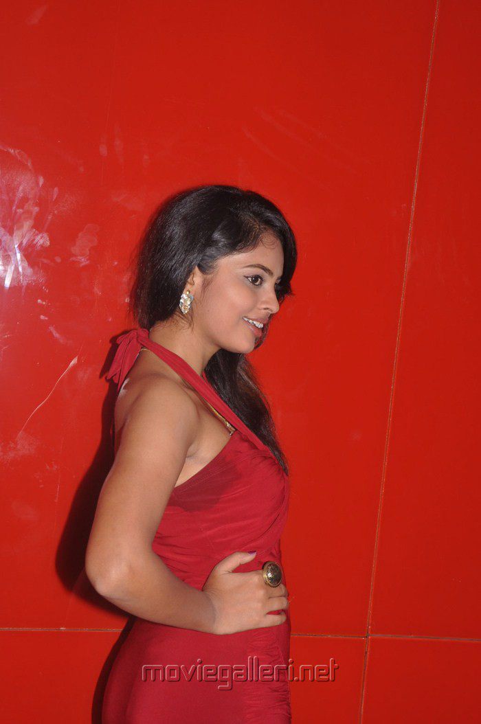 female armpits fanatic tweet media
