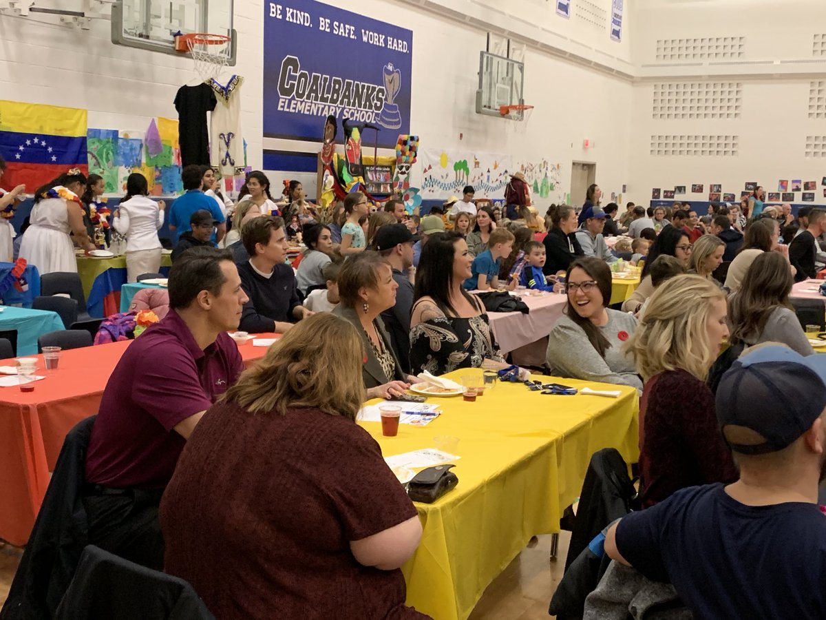 .<a href="/LethSchDivision/">LethbridgeSchoolDivision</a> Coalbanks is hosting their third annual Spanish Heritage Night this evening. What a fabulous turnout. A great meal to start our event, followed by some fantastic entertainment. Thanks to Christina Lee, Belinda Crowson and Tyler Demers for attending.