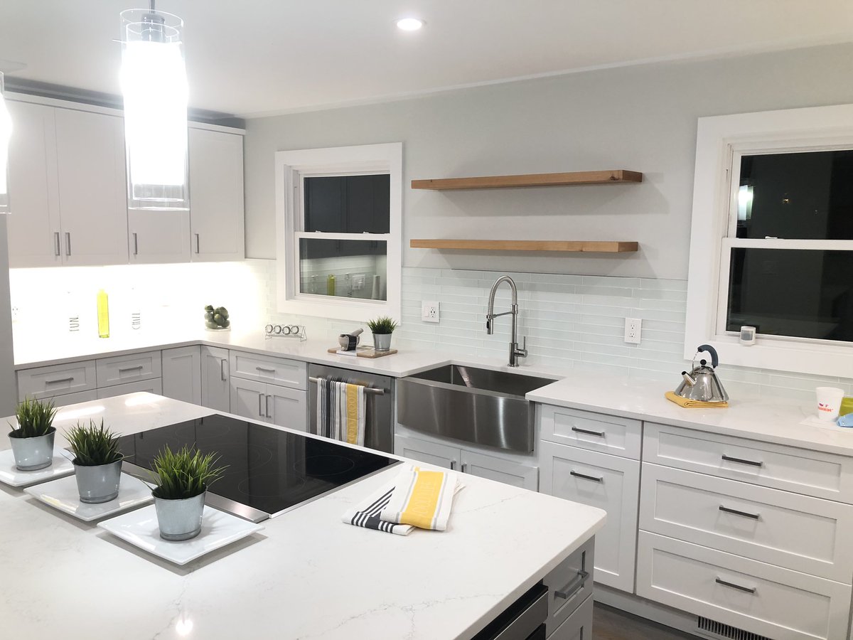 cthousebuy's tweet photo. Just finished installing the floating shelves at our latets rehab in Weston CT #cthousebuyhomes #cthousebuy #renovation #23WhiteBirch https://t.co/h0lLKiSOge