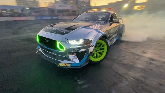 VaughnGittinJr's tweet image. My man @jaroddeanda the human clipping point!! Watch for his watermark! #doitforthegram #sema2019 ift.tt/2NVuGRU