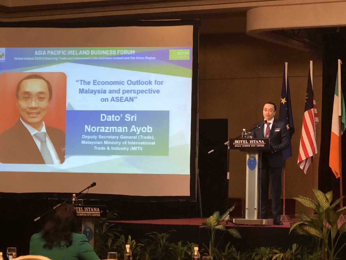 ICCM_COM_MY's tweet photo. Thank You Dato’ Sri Norazman Ayob, Deputy Secretary General @MITIMalaysia for an informative and eye opening presentation on the current economic situation &amp; challenges in Malaysia and around the region. https://t.co/u5OK90iA6u